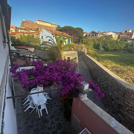 Maison Des Amis Villa Capraia Kültér fotó