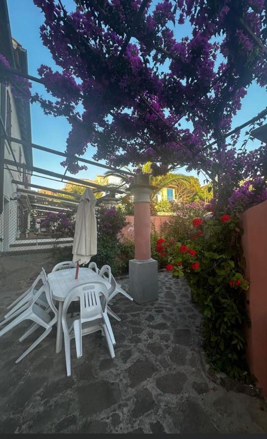 Maison Des Amis Villa Capraia Kültér fotó