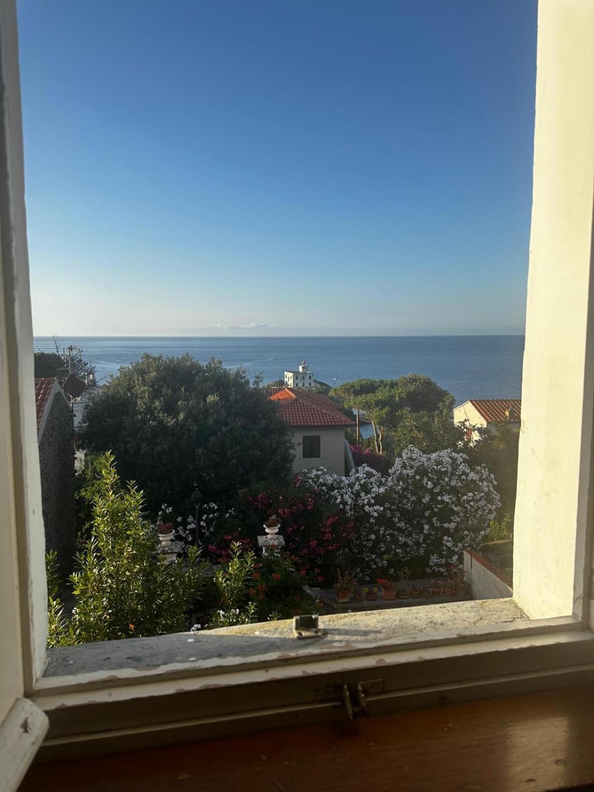 Maison Des Amis Villa Capraia Kültér fotó